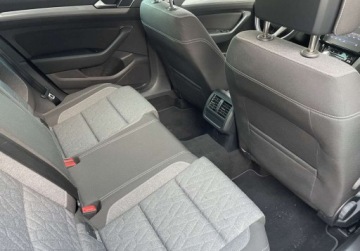 Volkswagen Passat B8 Variant Facelifting 2.0 TSI 190KM 2022 Volkswagen Passat 2.0TSI 190KM DSG Business salon Polska 1wl serwis grzana, zdjęcie 11