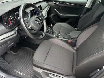 Skoda Octavia IV Liftback 1.5 TSI EVO 150KM 2021 Skoda Octavia 1.5TSI 150KM Ambition l Reflektory L, zdjęcie 10