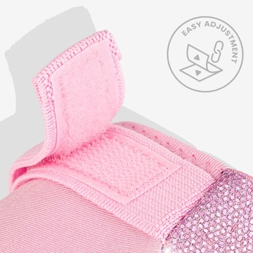 Детские защитники устанавливают балерину Cariboo