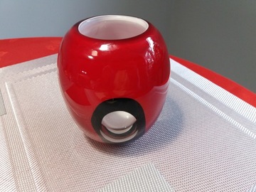 СТЕКЛЯННАЯ ВАЗА