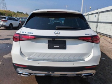 Mercedes GLC C254/X254 2023 Mercedes-Benz GLC 300 4Matic 2023 2.0l 2.0 Benzyna 255KM, zdjęcie 2