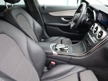 Mercedes Klasa C W205 Kombi Facelifting 2.0 220d 194KM 2019 Mercedes C C 220 d, 191 KM, Automat, Skóra, Navi, zdjęcie 8