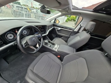 Volkswagen Touareg III SUV 3.0 V6 SCR TDI 231KM 2021 Volkswagen Touareg 3.0 V6 TDI 4Motion DSG Panorama dach Salon Polska, zdjęcie 10