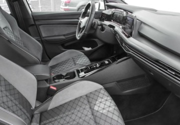 Volkswagen Golf VIII Hatchback 2.0 TSI 190KM 2023 Volkswagen Golf Variant 2.0TSI 190KM R-Line DSG, Reflektory LED Plus, Podg, zdjęcie 16