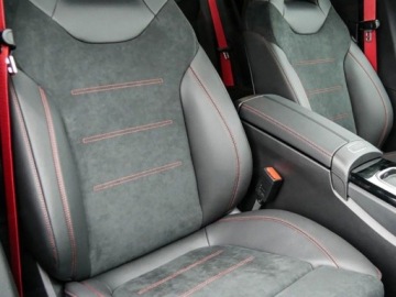 Mercedes CLA C118/X118 Coupe AMG Facelifting 2.0 35 306KM 2025 MERCEDES-BENZ CLA AMG 35 4-Matic Sedan 2.0 (306KM) 2025, zdjęcie 5