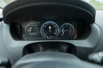 Jaguar F-Pace SUV 3.0 TDV6 300KM 2017 Jaguar F-Pace 3.0d 300KM bogato wyposażony, zdjęcie 8