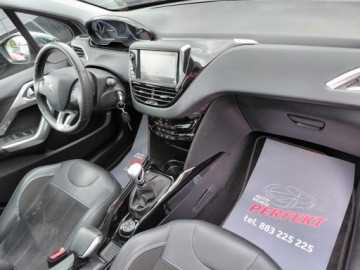 Peugeot 2008 I SUV Facelifting 1.2 PureTech 130KM 2018 Peugeot 2008 Navi Kamera Panorama Klimatronik 1.2 Benzyna 130KM, zdjęcie 14