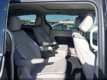 Chrysler Pacifica II 2017 Chrysler Pacifica Hybrid Platinum 2017 3.6l 3.6 Hybryda 260KM, zdjęcie 12