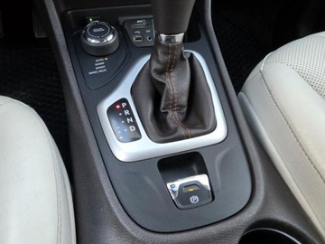 Jeep Cherokee V Terenowy 3.2 V6 272KM 2017 JEEP CHEROKEE Overland V6 3.2l benzyna 272KM 4X4 Salon PL LPG Wentylacja, zdjęcie 18