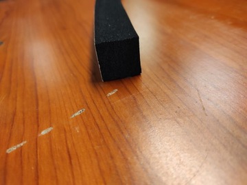 Уплотнитель самоклеющийся из микрорезины PROFIL EPDM 25x25-1mb