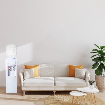 БУТЫЛКИ С ЧИСТОЙ ВОДОЙ