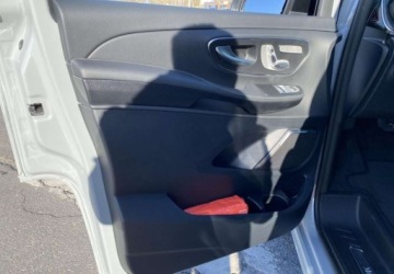 Mercedes Klasa V W447 Długi Facelifting 2.0 300d 237KM 2026 Mercedes-Benz Klasa V V300d 4x4 hak 6 osob dostepny od reki w salonie MB M, zdjęcie 9