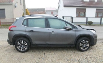 Peugeot 2008 I SUV Facelifting 1.2 PureTech 110KM 2018 Peugeot 2008 1.2 Benzyna 110KM, zdjęcie 3
