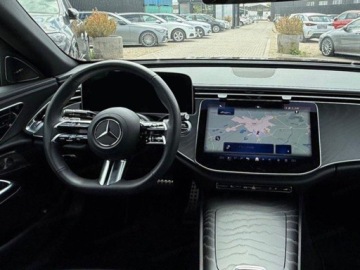 Mercedes Klasa E W214 Sedan 2.0 220d 197KM 2025 E Klasa 220 d 4-Matic AMG 2.0 (197KM) 2025, zdjęcie 5