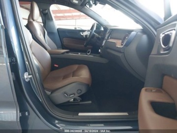 Volvo XC60 II 2023 Volvo XC 60 B5 Dark Theme 2023 2.0l 2.0 Benzyna 247KM, zdjęcie 9