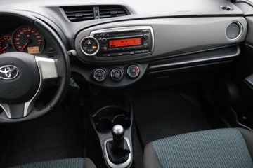 Toyota Yaris III Hatchback 5d 1.0 VVT-i 69KM 2011 Toyota Yaris 1.0 VVT-i, Salon Polska, Serwis ASO, zdjęcie 7
