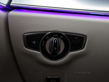 Mercedes Klasa E W213 2019 Mercedes E 200 automat jasne skóry full LED duże, zdjęcie 33