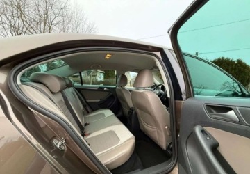 Volkswagen Jetta VI Sedan 1.4 TSI 122KM 2012 Volkswagen Jetta Volkswagen Jetta 1.4 TSI Highline Perfectline DSG 1.4, zdjęcie 27