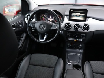 Mercedes Klasa B W246 Sports Tourer Facelifting 1.6 180 122KM 2017 Mercedes B B 180, Automat, Skóra, Navi, Klima, zdjęcie 6