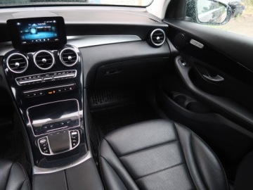 Mercedes GLC C253 SUV Facelifting 2.0 220d 194KM 2019 Mercedes GLC GLC 220 d 4MATIC, Salon Polska, zdjęcie 7