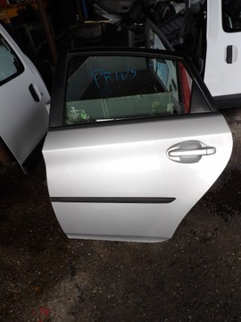 DVEŘE LEVÉ ZADNÍ TOYOTA PRIUS III 3