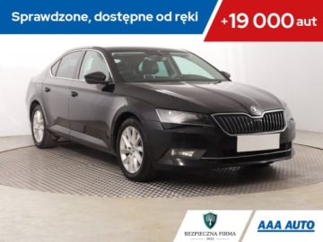 Skoda Superb III Liftback 1.6 TDI 120KM 2017 Skoda Superb 1.6 TDI, Automat, Skóra, Navi, Xenon