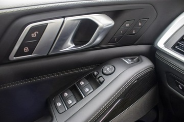 BMW X5 G05 SUV Facelifting 3.0 40d 352KM 2025 BMW X5 xDrive40d - Dostępne od ręki!, zdjęcie 18