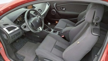 Renault Megane III Coupe 1.6 16v 110KM 2009 Renault Megane Coupe 1.6i 110kM Klima Navi Keyless Xenon Bluetooth Temp. G, zdjęcie 5