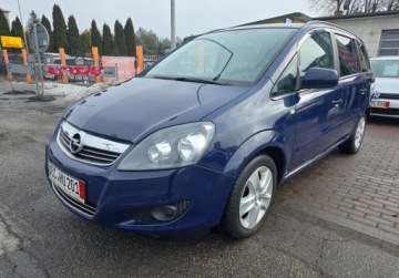 Opel Zafira C 2011 Opel Zafira 1.6Benzynasuper stan 1.6 Benzyna 105KM, zdjęcie 3