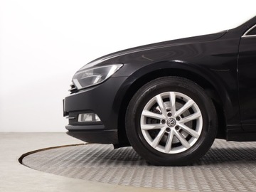 Volkswagen Passat B8 Variant 2.0 TDI 150KM 2014 VW Passat 2.0 TDI, Automat, Navi, Klima, zdjęcie 14