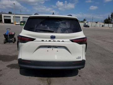 Toyota Sienna III 2021 Toyota Sienna XLE 2021 2.5l 2.5 Hybryda 245KM, zdjęcie 2