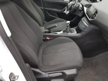 Peugeot 308 II SW Facelifting 1.5 BlueHDI 130KM 2019 Peugeot 308 SW BLUEHDI 130 STOP &amp; START, zdjęcie 20