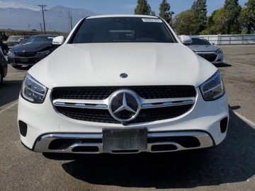 Mercedes GLC C253 2020 Mercedes-Benz GLC COUPE 300 4MATIC 2020, od ubezpieczalni 2.0 Benzyna 255KM, zdjęcie 2