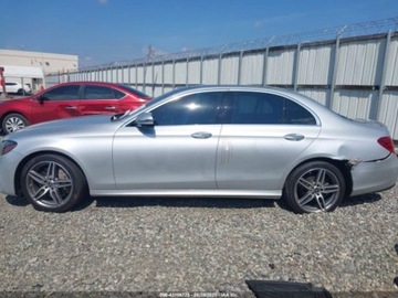 Mercedes Klasa E W213 2020 Mercedes-Benz Klasa E 350 4Matic 2020 2.0l 2.0 Benzyna 255KM, zdjęcie 2