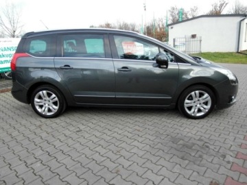 Peugeot 5008 I Minivan 2.0 HDi FAP 150KM 2011 Peugeot 5008 Allure Nawigacja Panorama Dach Head-Up 2.0 Diesel 150KM, zdjęcie 14