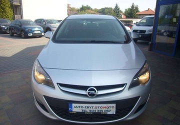 Opel Astra J Sedan 1.4 Turbo ECOTEC 140KM 2017 Opel Astra Opel Astra IV 1.4 T Business 1.4 BenzynaLPG 140KM, zdjęcie 2