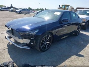 BMW Seria 5 G90-91 2025 BMW Seria 5 550E xDrive 2025 3.0l 3.0 Hybryda 483KM, zdjęcie 1