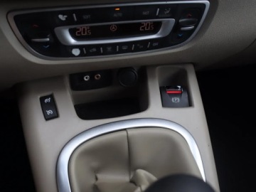 Renault Grand Scenic II Grand Scenic 1.9 dCi FAP 130KM 2011 Renault Grand Scenic 1.9 dCi, Salon Polska, zdjęcie 16