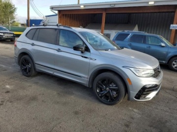 Volkswagen Tiguan II 2023 Volkswagen Tiguan Se R-Line Black, 2023r., 2.0L 2.0 Benzyna 184KM, zdjęcie 1