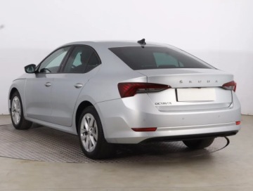 Skoda Octavia IV Liftback 2.0 TDI 115KM 2020 Skoda Octavia 2.0 TDI, Salon Polska, zdjęcie 3