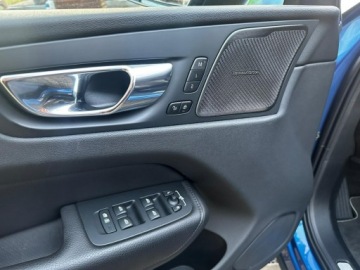 Volvo XC60 II Crossover D5 235KM 2020 Volvo XC 60 2.0D5 235KM R-Design Najbogatsza wersj, zdjęcie 18