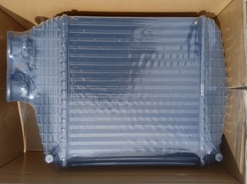 ИНТЕРКУЛЕР MASERATI LEVANTE GHIBLI 3.0 V6 ЛЕВЫЙ