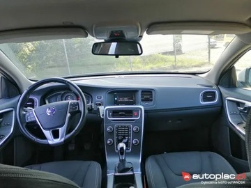 Volvo V60 I Kombi Facelifting 2.0 D3 DRIVE-E 150KM 2017 Volvo V60 I 2.0 D2 I rej. 02/2017, 150 KM, bezwypadkowy, zdjęcie 13