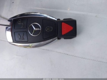 Mercedes Klasa C W205 2017 Mercedes-Benz Klasa C 2017 MERCEDES-BENZ C 300 2.0 Benzyna 241KM, zdjęcie 16