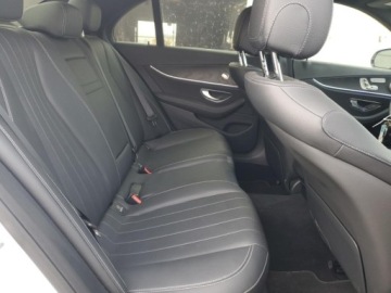 Mercedes Klasa E W213 2022 Mercedes-Benz Klasa E 350 2022 2.0l 2.0 Benzyna 255KM, zdjęcie 10