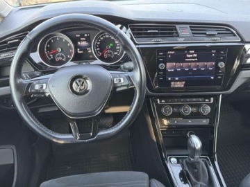 Volkswagen Touran III 1.4 TSI 150KM 2017 Volkswagen Touran TSI 150KM Highline 7 os. LED Top Keyless Nawigacja, zdjęcie 19