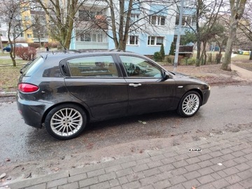 Alfa Romeo 147 Hatchback 1.6 i 16V T.Spark 120KM 2006 Alfa Romeo 147 Alfa Romeo 147 1,6 benzyna Zamiana 1.6 Benzyna 120KM, zdjęcie 17