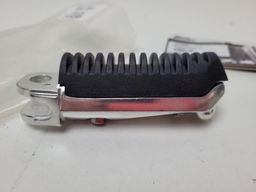 SUZUKI GSF BANDIT 600 1200 96-06 ПОДНОГКА ВОДИТЕЛЯ ПЕРЕДНЯЯ ЛЕВАЯ