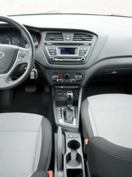 Hyundai i20 II Active 1.4 100KM 2016 Hyundai i20 Automat Klima Mały przebieg, zdjęcie 12