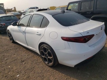 Alfa Romeo Giulia II Sedan Facelifting 2.0 Turbo 280KM 2023 Alfa Romeo Giulia OD UBEZPIECZALNI 2.0 Benzyna 280KM, zdjęcie 5